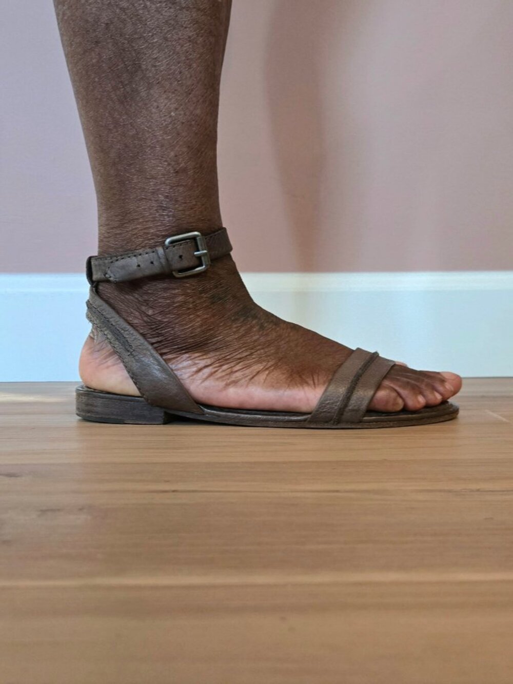 frye | phillip seam leather ankle sandals | flat sandals | us women's 9 - Picture 3 of 5